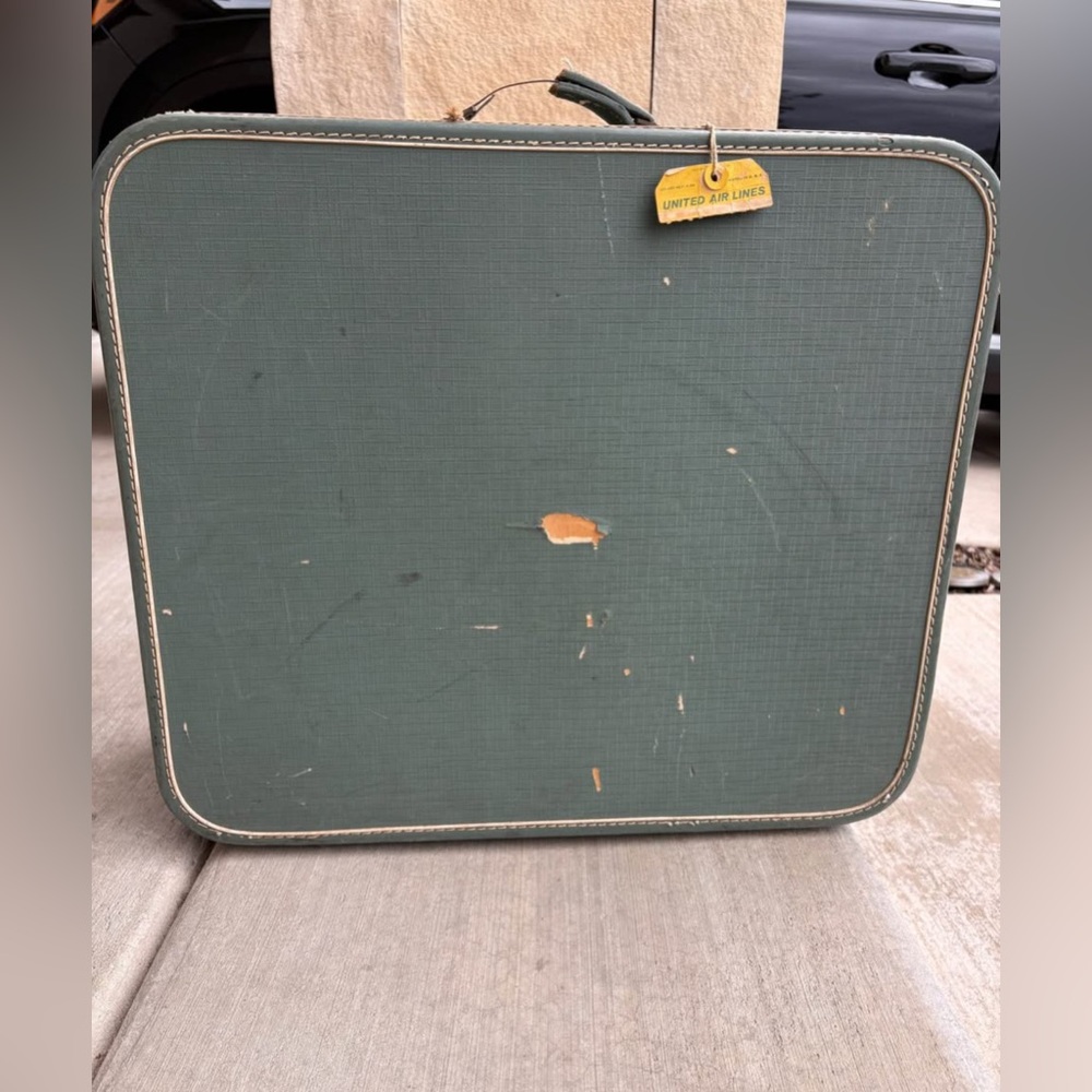 Vintage Waldorf luggage rare find - Picture 8 of 8